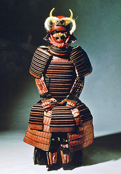 紺糸威丸胴具足の画像