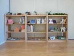 環境情報センター本棚（ワークショップで製作）