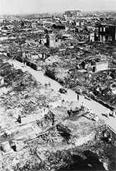 東京大空襲直後の旧日本橋区両国一帯　提供：西山隆　画像
