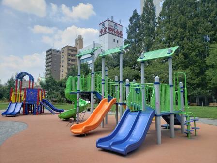 築地川公園南側（複合遊具）